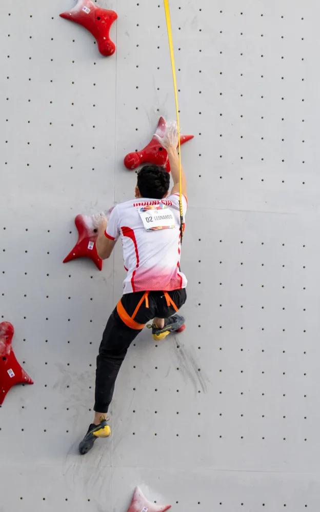 SPEED CLIMBERS START THEIR OQS ADVENTURE WITH QUALIFICATION ROUNDS